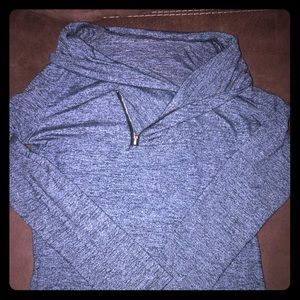 Cool neck with zipper accent